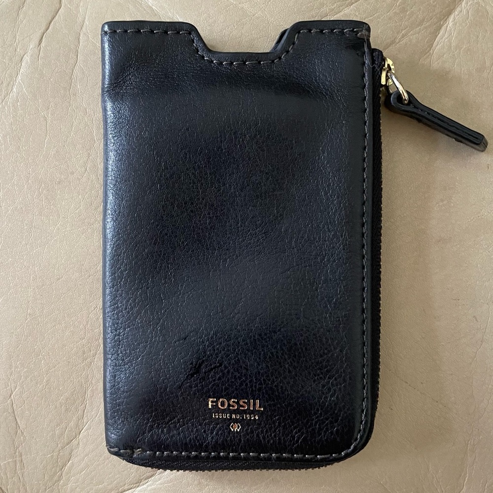 Fossil Genuine Cowhide Leather Mini Wallet/change holder and Phone Holder